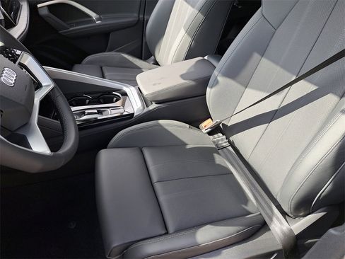 New 2025 Audi Q5 Premium Plus image 18