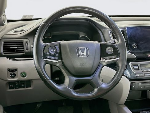 Used 2019 Honda Pilot Touring image 18