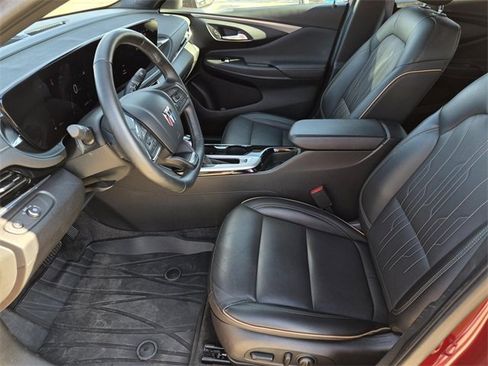 Used 2025 Buick Envista Avenir image 25