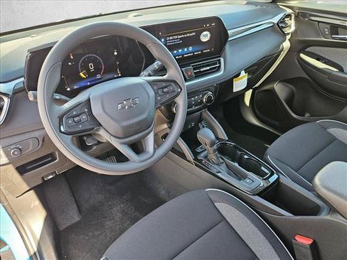 New 2026 Chevrolet TrailBlazer LT w/ Midnight Edition FWD image 3