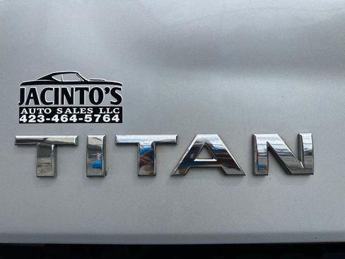 Used 2013 Nissan Titan SV AWD/4WD image 9