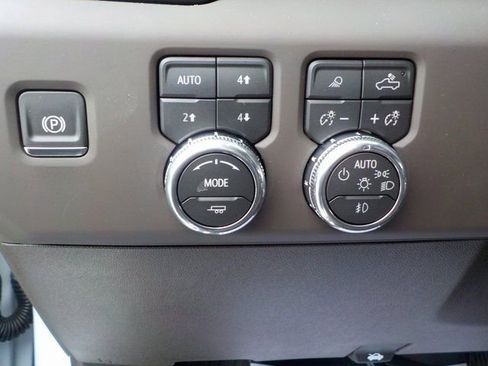 New 2026 GMC Sierra 3500 Denali w/ Denali Reserve Package image 22