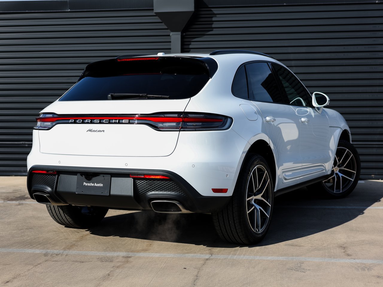 Certified 2026 Porsche Macan AWD/4WD image 7