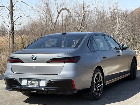 Used 2025 BMW 740i xDrive 740i xDrive image 6