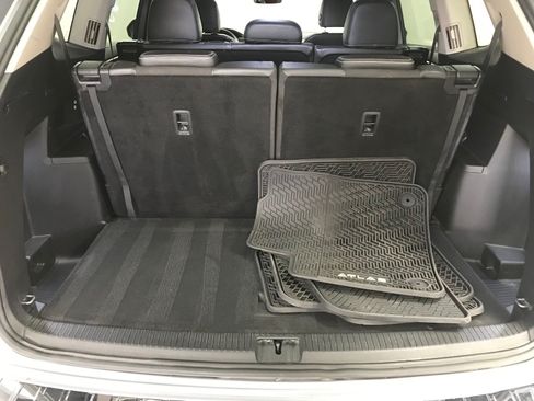 Used 2025 Volkswagen Atlas SE FWD image 11