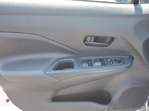 Used 2025 Nissan Versa S FWD image 11