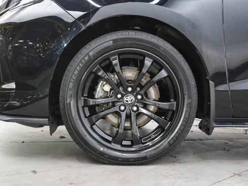 Used 2024 Toyota Sienna XSE FWD image 30