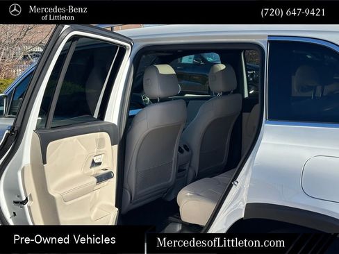 Used 2025 Mercedes-Benz GLB 250 4MATIC image 17