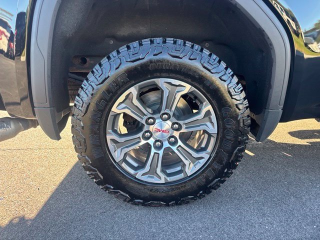 Used 2019 GMC Sierra 1500 SLT w/ SLT Convenience Package AWD/4WD image 8