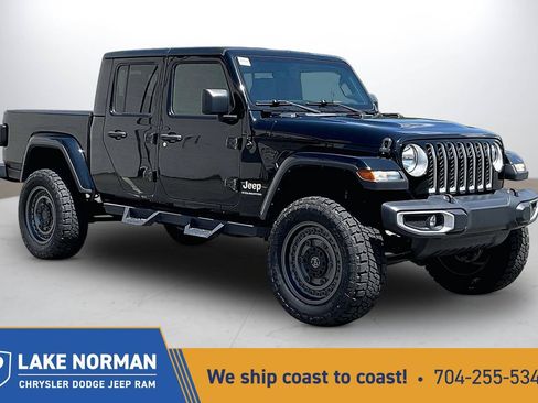 Used 2023 Jeep Gladiator Overland AWD/4WD image 1