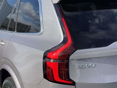 Certified 2026 Volvo XC90 B6 Plus w/ Protection Package Premier image 8