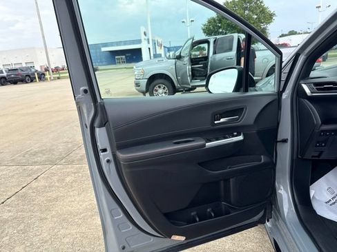 Certified 2025 Toyota Sienna XSE w/ XSE Plus Package FWD image 7