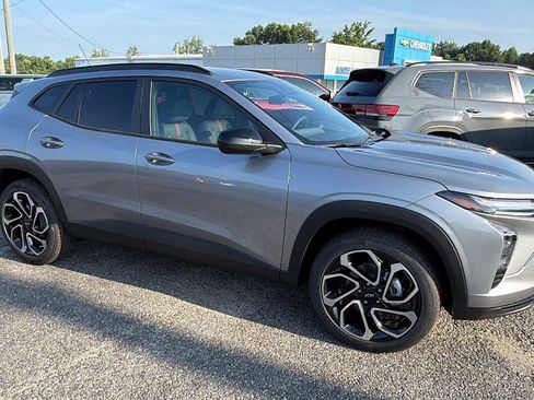 New 2026 Chevrolet Trax RS w/ Driver Confidence Package FWD image 6