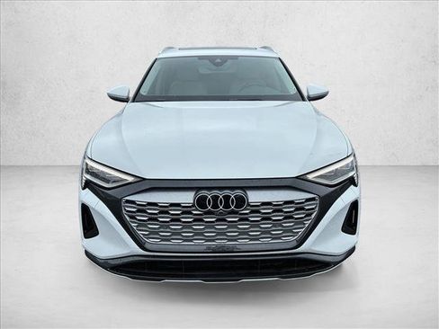 Used 2024 Audi Q8 e-tron Premium Plus w/ Premium Plus Package AWD/4WD image 2