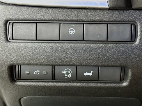 Used 2024 Nissan Rogue SV FWD image 20