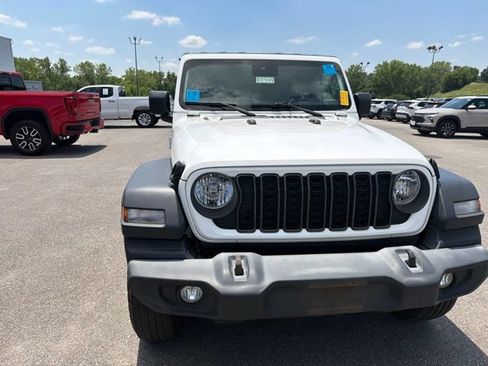 Used 2024 Jeep Wrangler Unlimited Sport AWD/4WD image 6