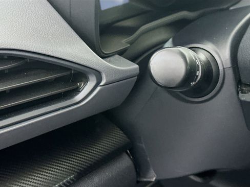 Used 2024 Subaru Crosstrek 2.0i Premium image 16