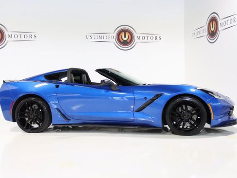 Used 2016 Chevrolet Corvette Stingray Coupe w/ Carbon Flash Badge Package image 33