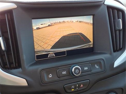 Used 2024 GMC Terrain SLE image 8