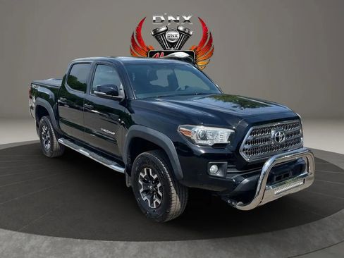 Used 2016 Toyota Tacoma TRD Off-Road w/ Towing Package AWD/4WD image 10