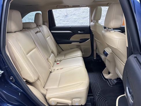 Used 2015 Toyota Highlander XLE image 44