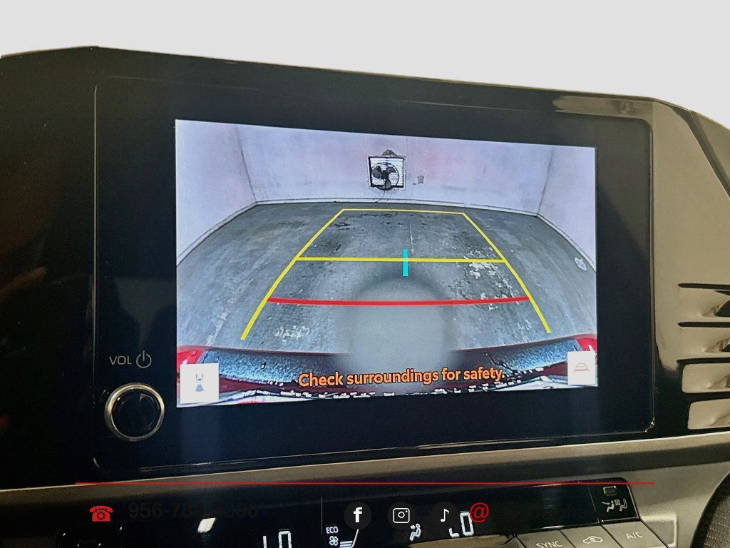 Used 2026 Toyota Camry Hybrid w/ Convenience Package FWD image 12