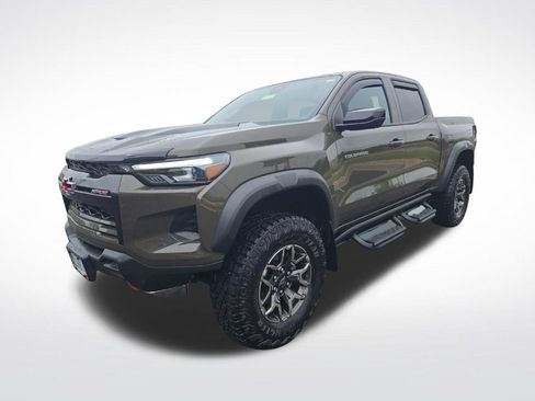 Used 2024 Chevrolet Colorado ZR2 w/ ZR2 Convenience Package III AWD/4WD image 9