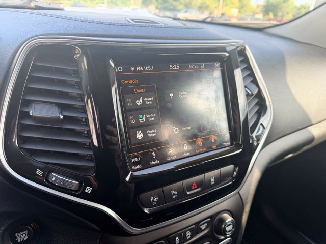 Used 2019 Jeep Cherokee Limited w/ Luxury Group AWD/4WD image 34