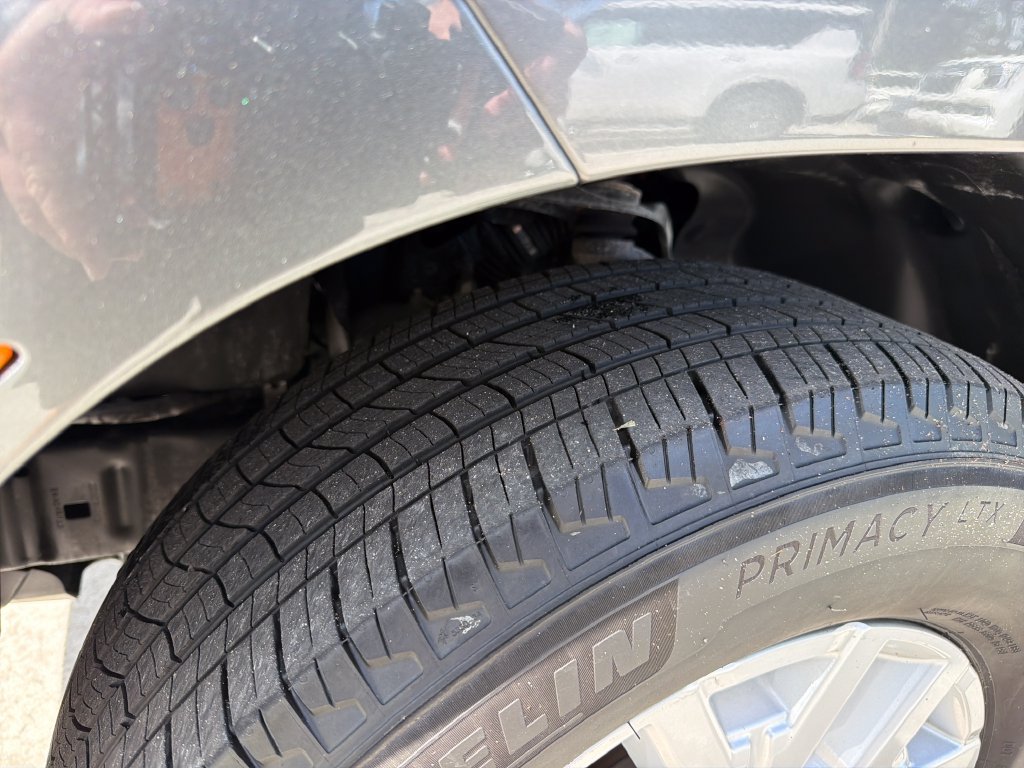 Used 2024 Nissan Frontier SV RWD image 11