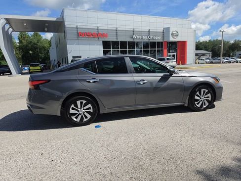 Certified 2025 Nissan Altima 2.5 S FWD image 8