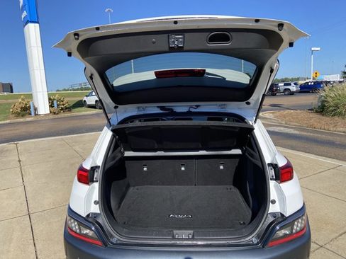 Used 2023 Hyundai Kona Limited image 25