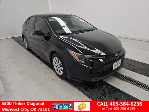 Used 2024 Toyota Corolla LE image 1