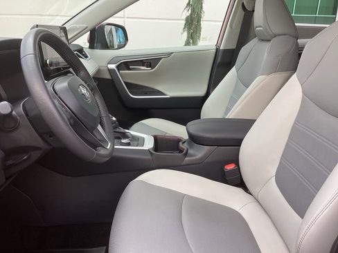 Used 2025 Toyota RAV4 Limited w/ Advanced Technology Package AWD/4WD image 4
