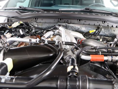 Used 2025 Ford F450 Platinum w/ FX4 Off-Road Package image 34