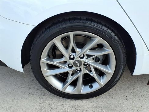 Used 2022 Genesis G70 2.0T RWD image 13