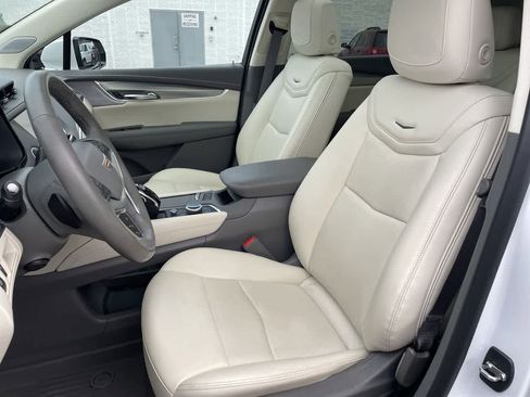 Certified 2023 Cadillac XT5 Premium Luxury w/ LPO, Floor Liner Package image 12