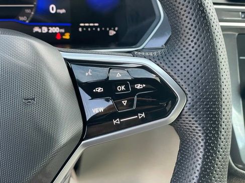 Used 2023 Volkswagen Tiguan SE R-Line image 15