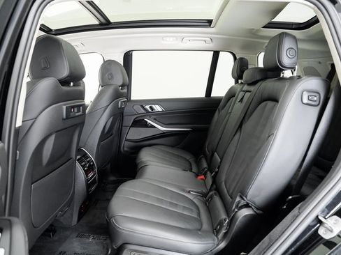 Used 2021 BMW X7 xDrive40i w/ Premium Package image 23