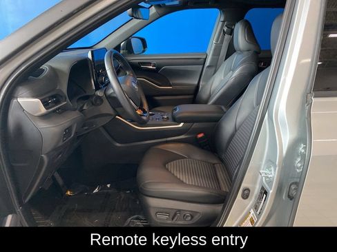 Used 2025 Toyota Highlander XSE AWD/4WD image 9