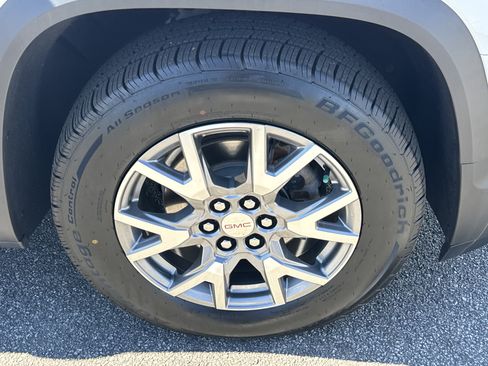 Used 2021 GMC Acadia SLT image 16