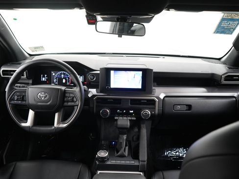 Used 2025 Toyota 4Runner SR5 AWD/4WD image 14