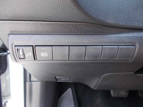 Used 2022 Toyota Corolla SE FWD image 14