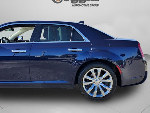 Used 2017 Chrysler 300 C w/ Safetytec Plus Group image 40