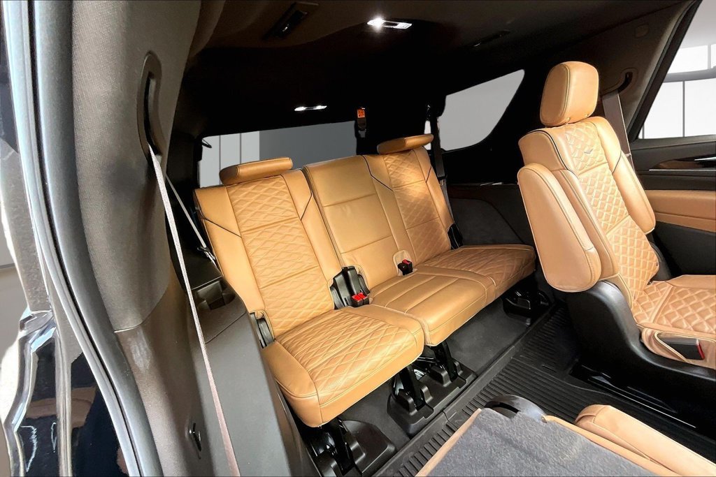 Used 2023 Cadillac Escalade Sport w/ LPO, ONYX Package AWD/4WD image 30