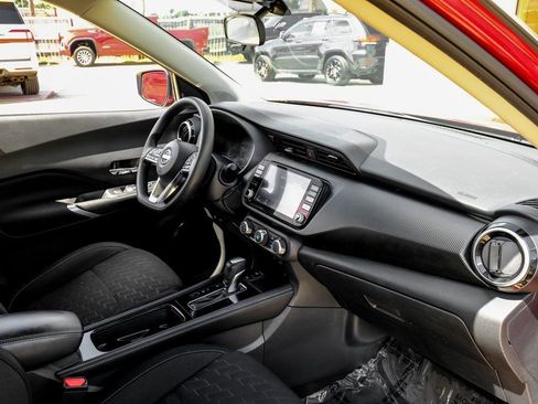 Used 2023 Nissan Kicks SV image 11