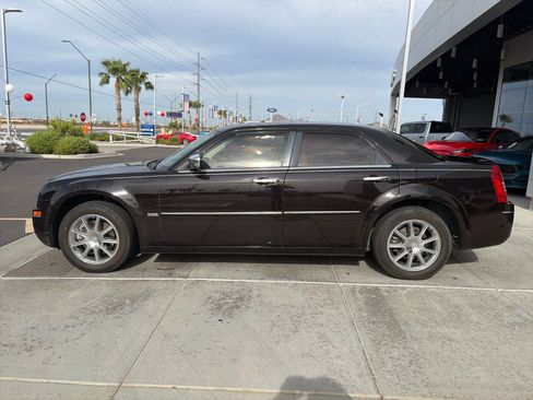 Used 2010 Chrysler 300 Touring AWD/4WD image 2