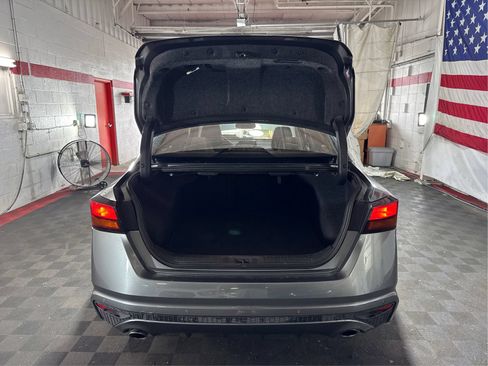 Used 2020 Nissan Altima 2.5 Platinum FWD image 12
