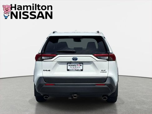 Used 2021 Toyota RAV4 XLE w/ Convenience Package AWD/4WD image 3