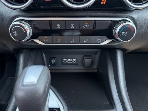 Used 2025 Nissan Sentra SV FWD image 20