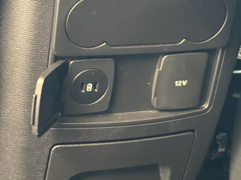 Used 2023 Ford Explorer XLT w/ Equipment Group 202A RWD image 24